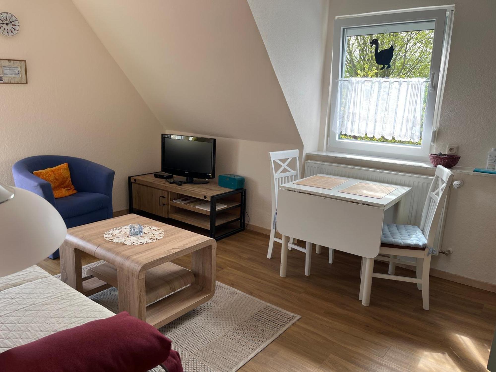 Wohnung 2 Mit Balkon- Haus Annegrete Esens Bagian luar foto